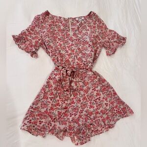 BB Dakota Dusty Pink Flutter Sleeve Tie Waist Floral Romper- Size 4